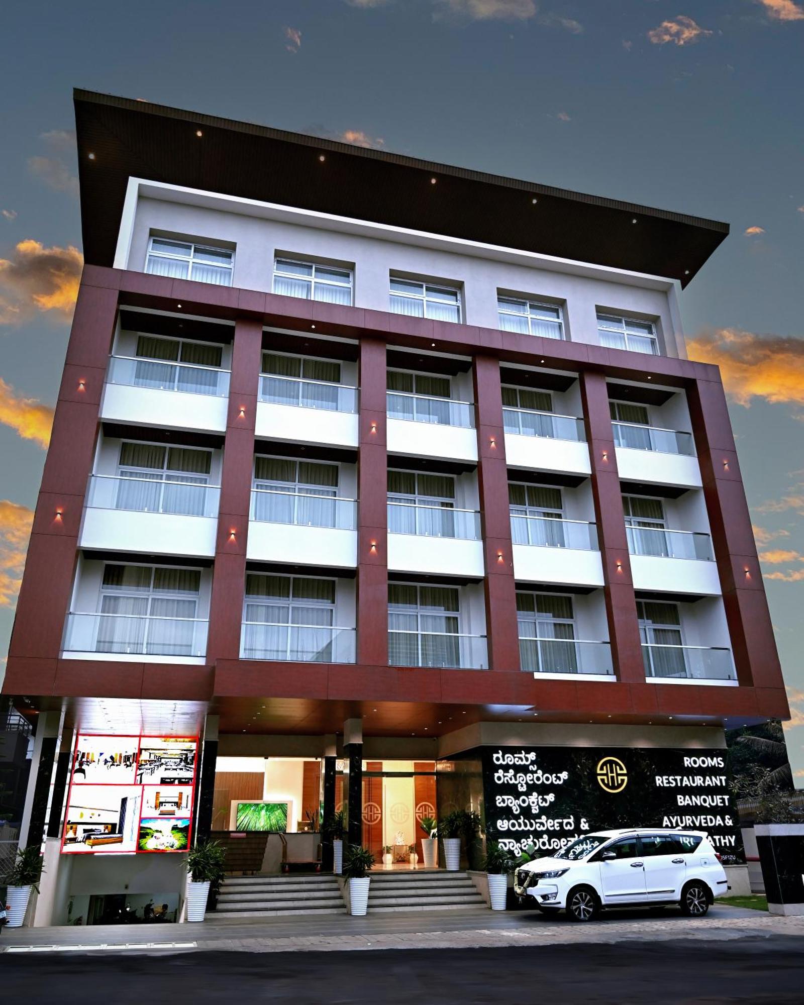 Highland Hotel Bangalore Exterior photo